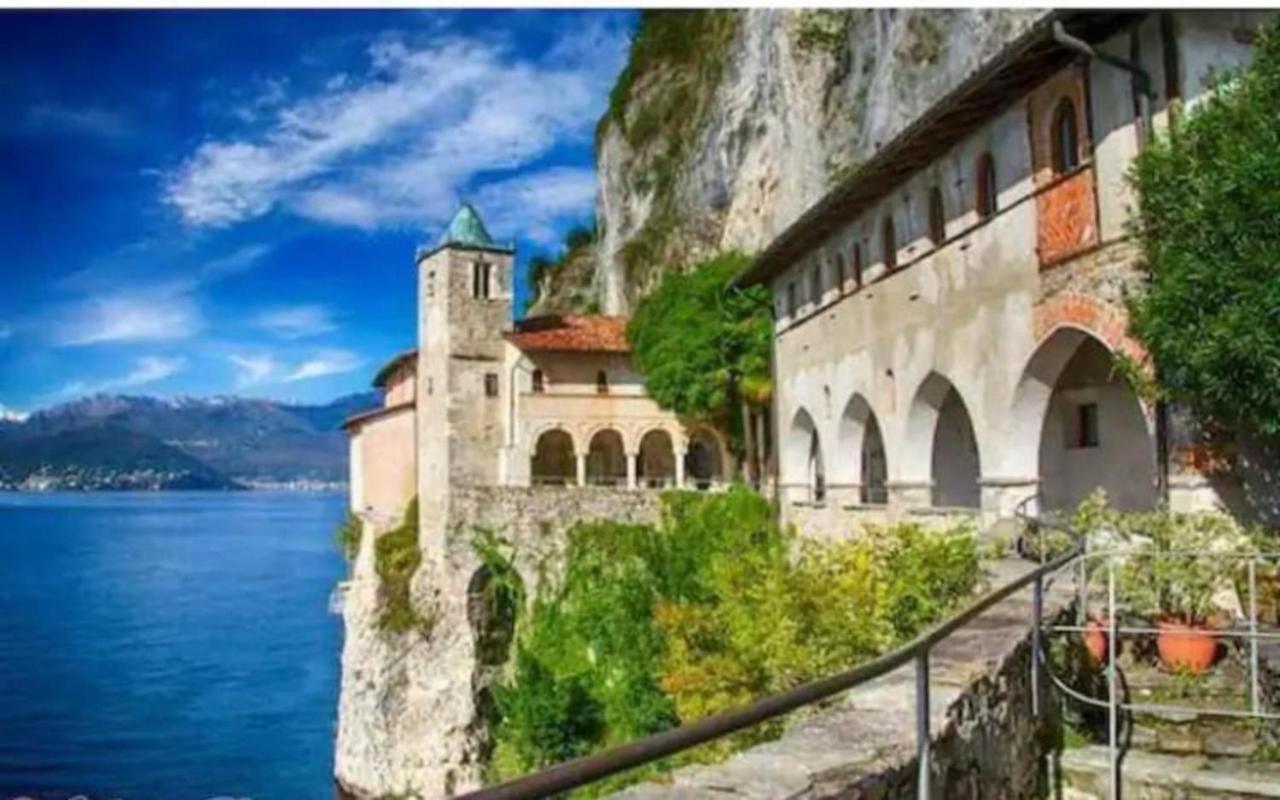 Tinas Yellow Home Leggiuno Экстерьер фото